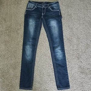 Dark wash skinny Jeans with embellishments
